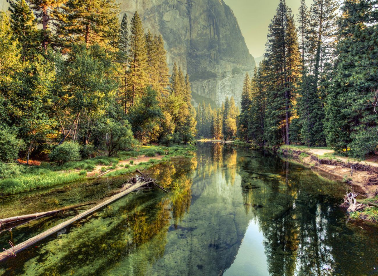 Φωτοταπετσαρία τοίχου ποταμός ''Mountain River'' DD118618-96